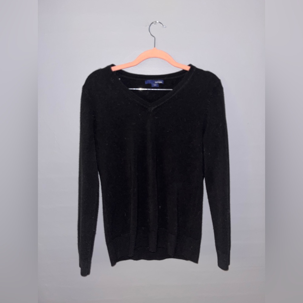 Basic Editions V- Neck Black Long Sleeve Sweater